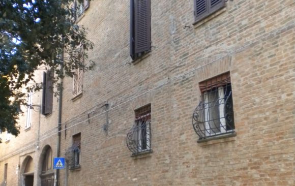 Renovation of 3 flats in historic building FERRARA