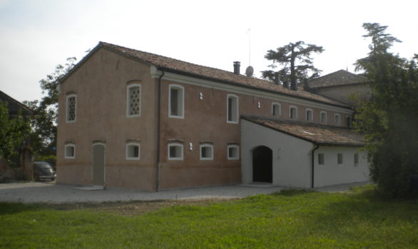 Renovation of a barn CARBONERA